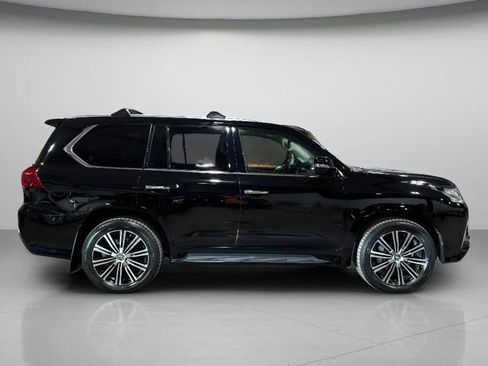 Used 2019 Lexus LX 570 4WD w/ Luxury Package image 2