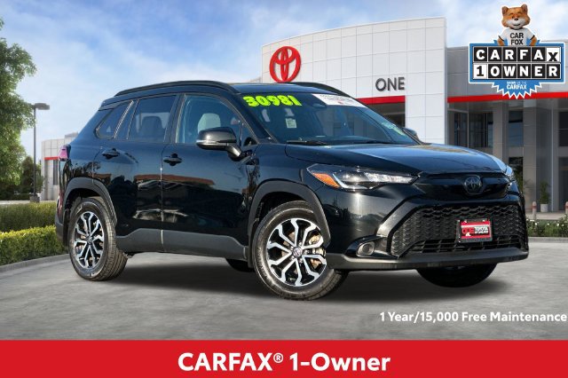 Certified 2024 Toyota Corolla Cross AWD Hybrid w/ Moonroof Package image 2