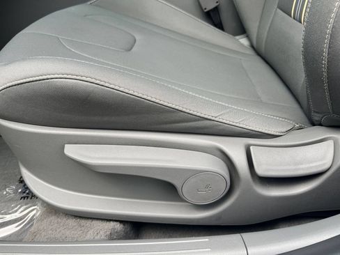 Used 2026 Hyundai Elantra Sport FWD image 23