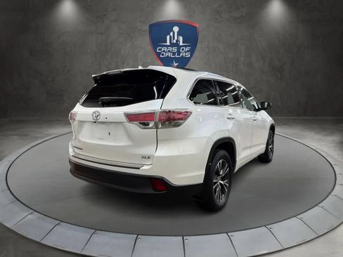 Used 2016 Toyota Highlander XLE FWD image 5