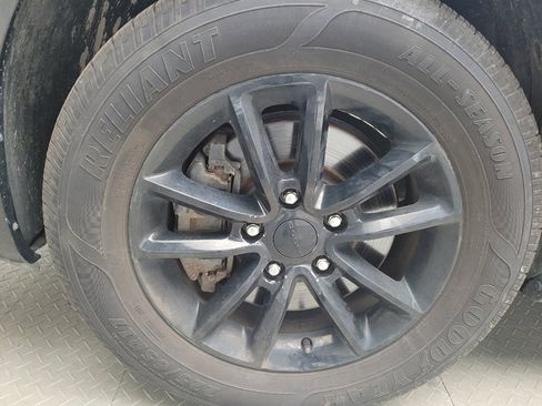 Used 2019 Dodge Grand Caravan SXT FWD image 31