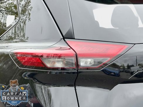 Used 2025 Nissan Rogue S AWD/4WD image 12