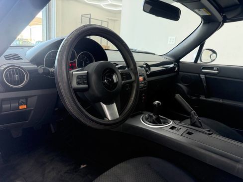 Used 2008 MAZDA MX-5 Miata Touring image 21