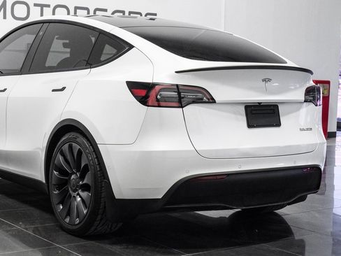 Used 2020 Tesla Model Y Performance image 16