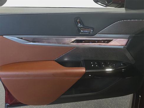 Used 2023 BMW 760i xDrive w/ Parking Assistance Package image 23