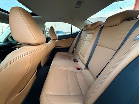 Used 2018 Lexus IS 300 RWD image 32