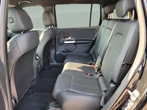 Used 2024 Mercedes-Benz GLB 250 w/ Driver Assistance Package image 14