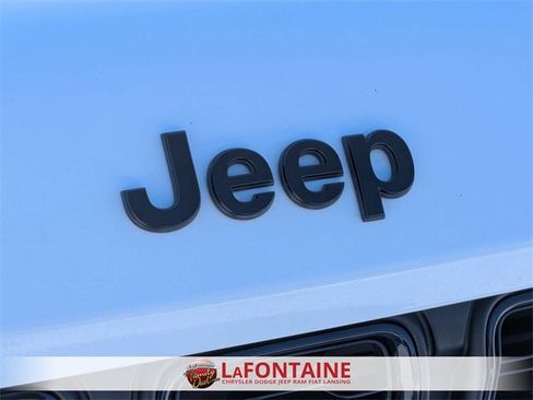 Certified 2024 Jeep Grand Cherokee L Laredo image 9