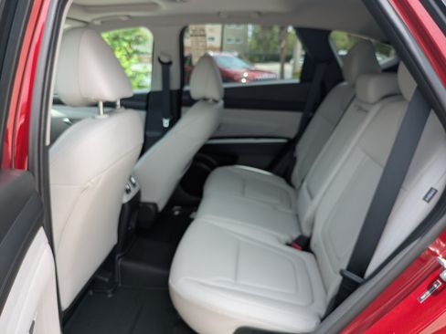 Used 2025 Hyundai Tucson SEL FWD image 13