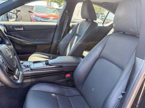 Certified 2025 Lexus IS 300 F Sport AWD/4WD image 17