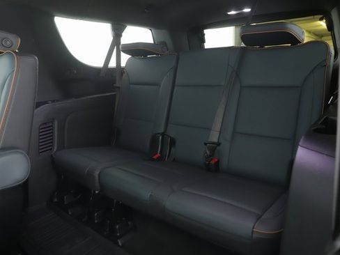 Used 2025 GMC Yukon XL AT4 w/ AT4 Premium Package image 32