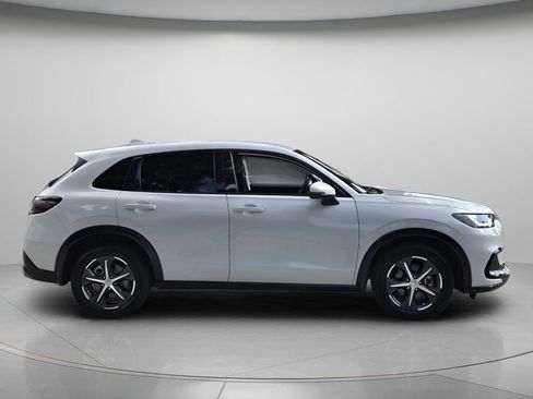 Certified 2024 Honda HR-V EX-L image 3