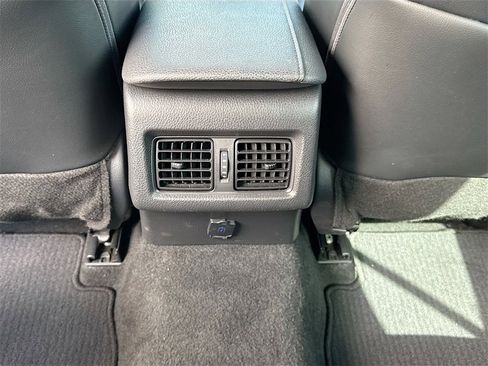 Used 2022 Toyota Camry XLE image 26