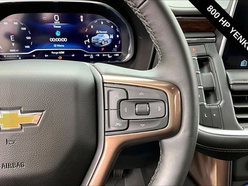 Used 2023 Chevrolet Suburban High Country AWD/4WD image 13