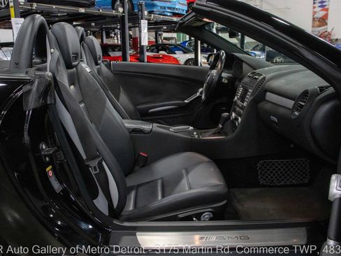 Used 2005 Mercedes-Benz SLK 55 AMG image 37