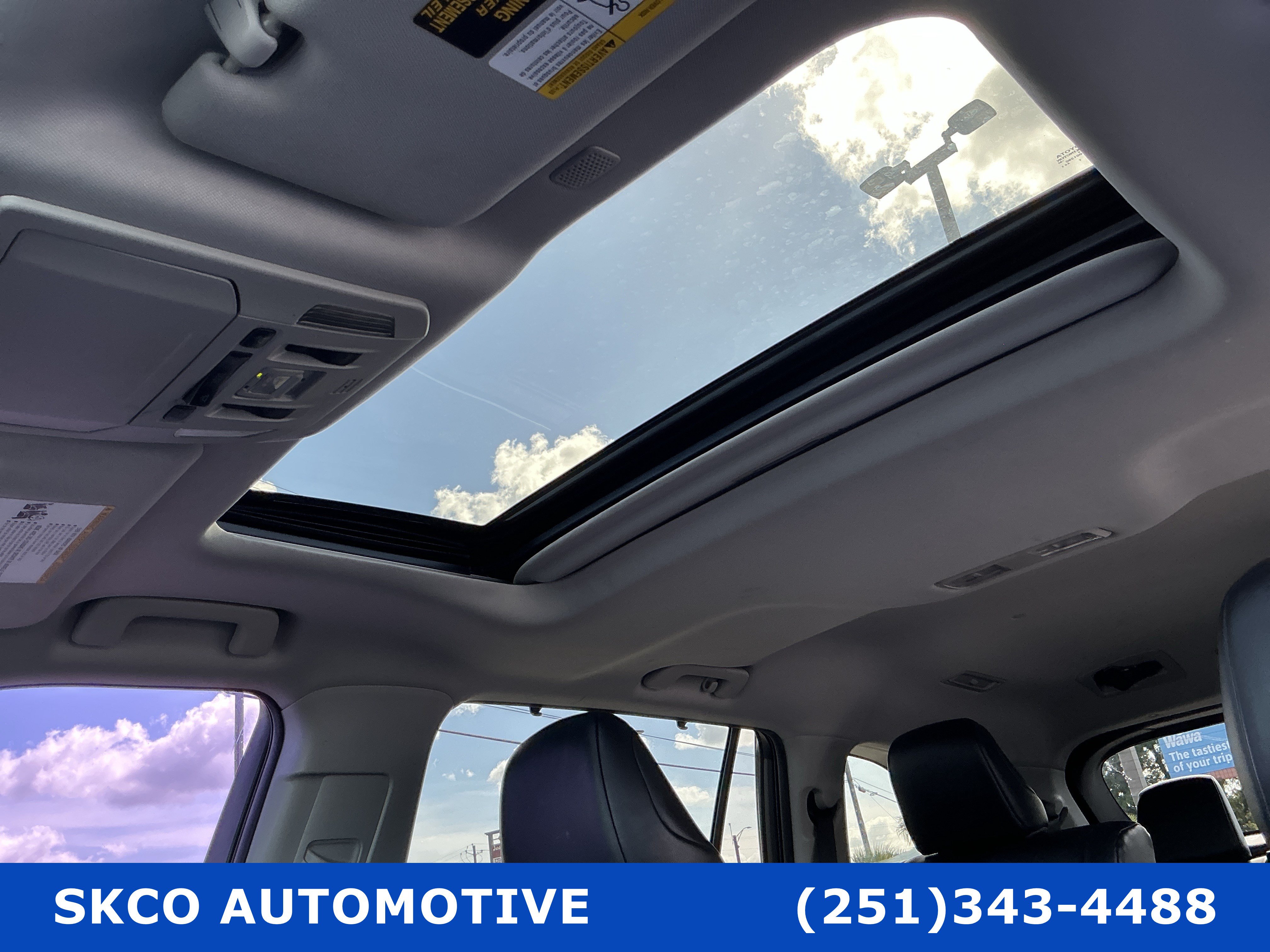 Used 2021 Toyota Highlander XLE FWD image 26