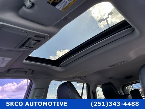 Used 2021 Toyota Highlander XLE image 26