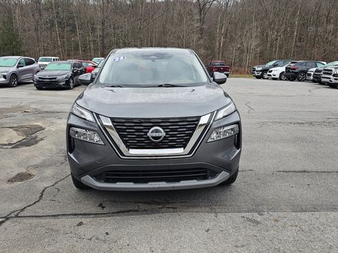 Used 2023 Nissan Rogue SV image 3