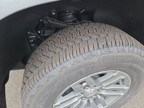 New 2025 Chevrolet Colorado LT w/ LT Convenience Package image 40