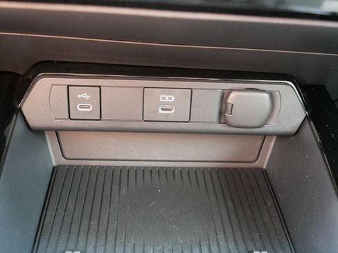 Used 2026 Toyota Prius AWD image 31