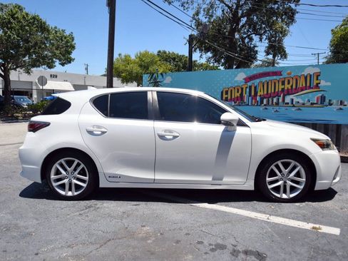 Used 2015 Lexus CT 200h FWD image 36
