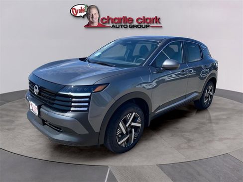 New 2026 Nissan Kicks SV image 1