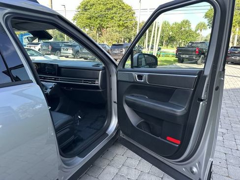 Used 2025 Hyundai Santa Fe SEL FWD image 23