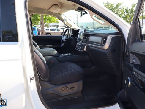 Used 2022 Ford Expedition XLT AWD/4WD image 30
