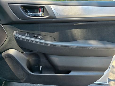 Used 2017 Subaru Outback 2.5i Premium AWD/4WD image 14