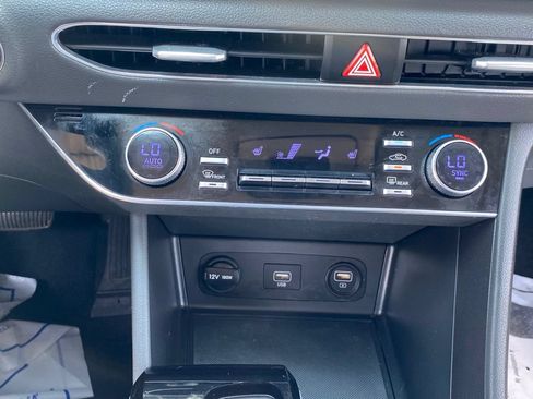 Used 2021 Hyundai Sonata SEL w/ Preferred Accessory Package FWD image 22