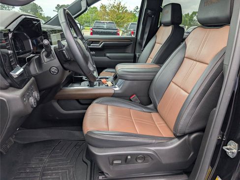 Used 2024 Chevrolet Silverado 1500 High Country w/ High Country Premium Package AWD/4WD image 12