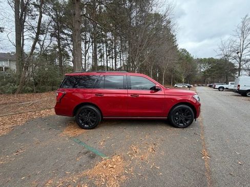 Used 2021 Ford Expedition Limited image 18