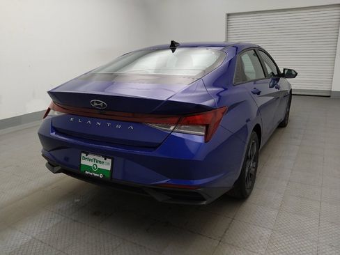 Used 2023 Hyundai Elantra SEL w/ Preferred Accessory Package FWD image 7