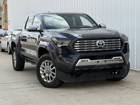 Used 2024 Toyota Tacoma Limited w/ Limited Package (LT) image 2