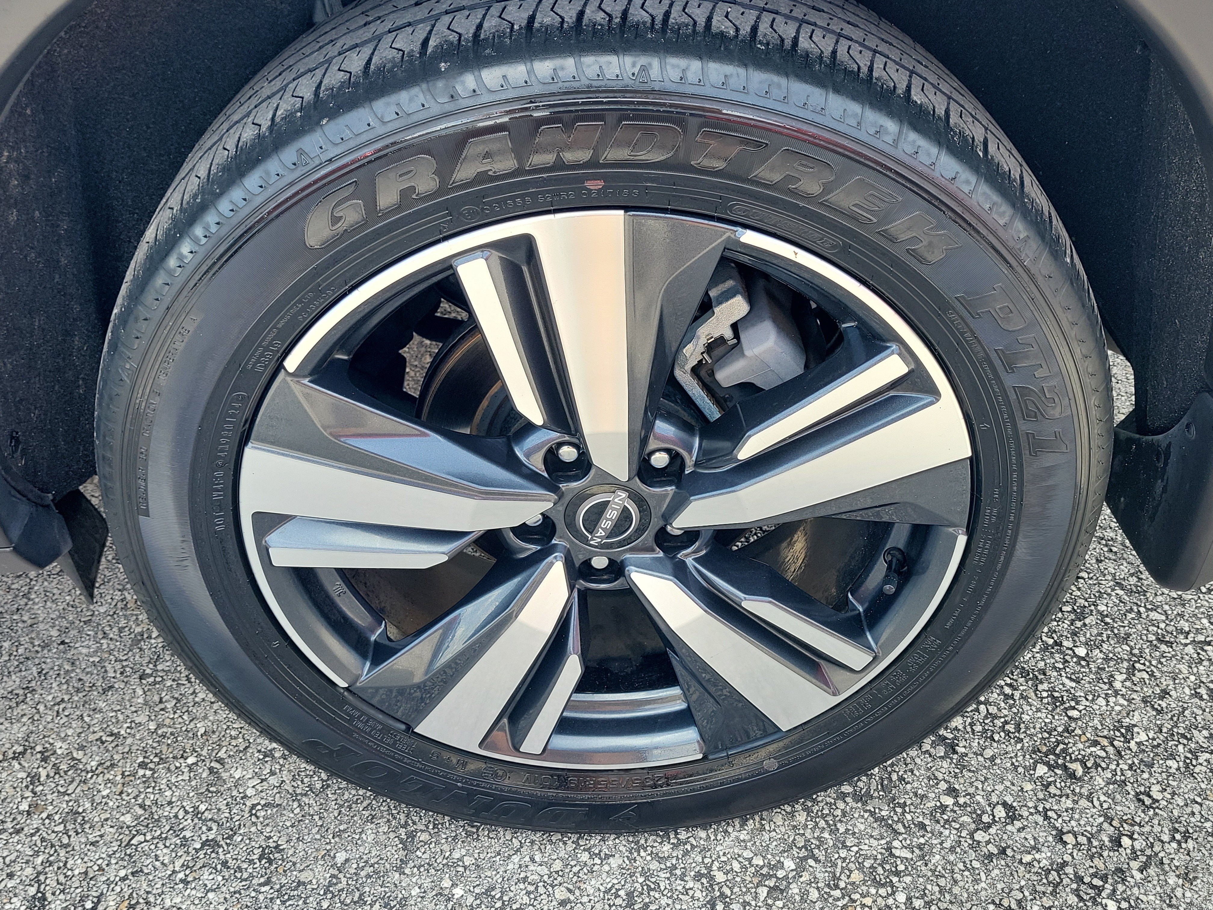 Certified 2024 Nissan Rogue SL w/ SL Premium Package FWD image 9