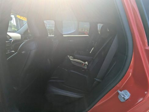 Used 2019 Jeep Cherokee Trailhawk w/ Cold Weather Group AWD/4WD image 11