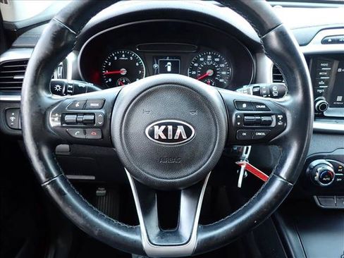 Used 2017 Kia Sorento FWD w/ LX Convenience Package image 13