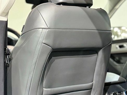 Used 2025 Ford Explorer Active w/ Active Comfort Package image 58