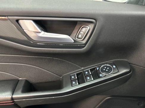 Used 2025 Ford Escape ST-Line Select AWD/4WD image 18