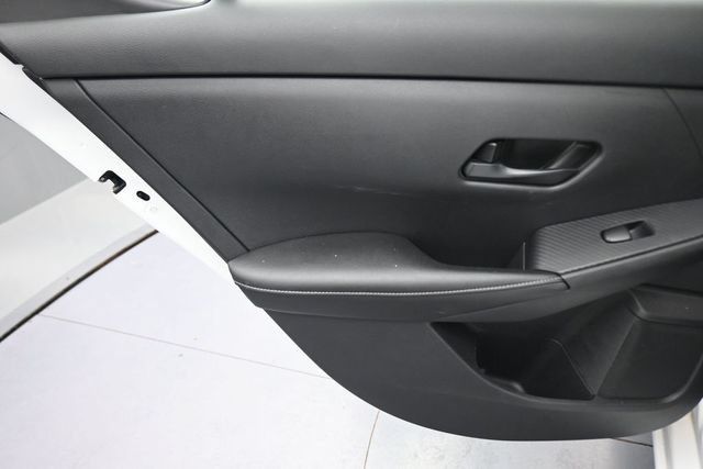 Used 2024 Nissan Sentra SV FWD image 18