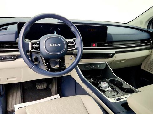 Used 2026 Kia Carnival SX w/ SX Dark Edition Package FWD image 12