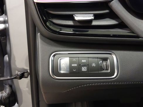 Used 2025 Buick Enclave Preferred image 23