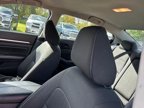 Used 2023 Nissan Altima 2.5 SV image 12