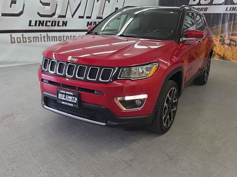 Used 2017 Jeep Compass Limited w/ Navigation Group AWD/4WD image 18