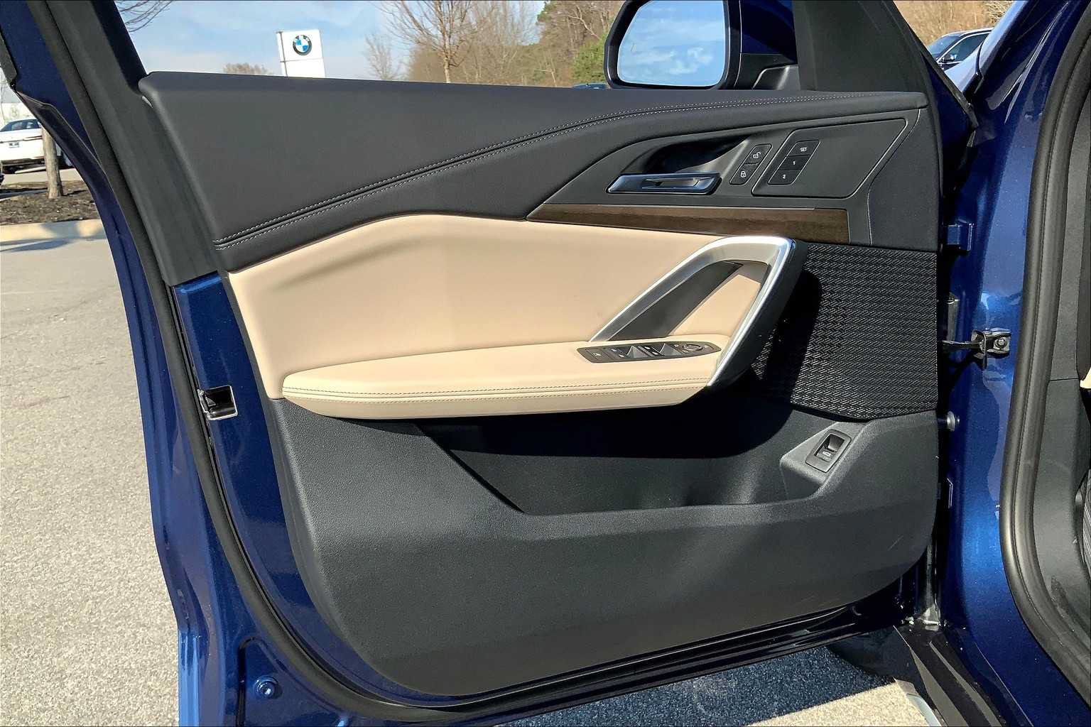 Used 2025 BMW X1 xDrive28i w/ Technology Package AWD/4WD image 10
