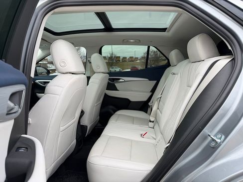 Used 2024 Buick Envision Avenir image 12