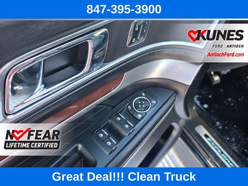 Used 2018 Ford Explorer Platinum image 22
