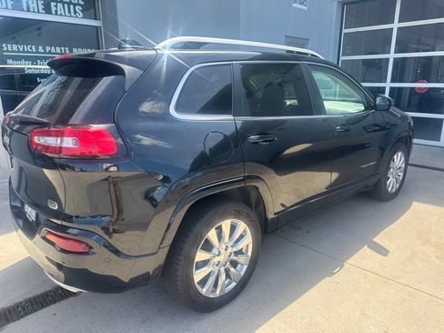 Certified 2018 Jeep Cherokee Overland w/ Technology Group AWD/4WD image 8