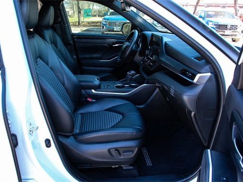 Used 2023 Toyota Highlander XSE image 27