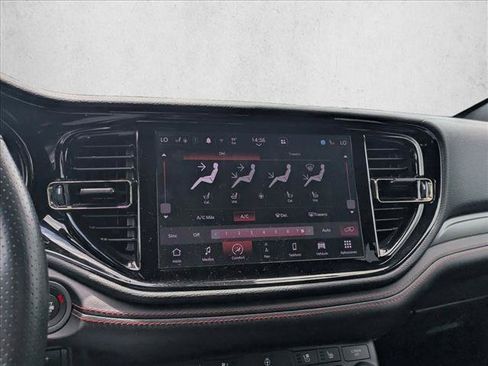 Used 2024 Dodge Durango GT AWD/4WD image 12